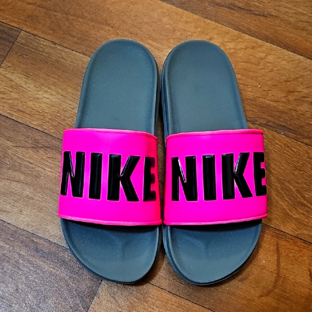 Nike Pink Slide Sandals